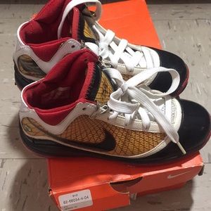 Pre owned kids Lebron 7 size 2